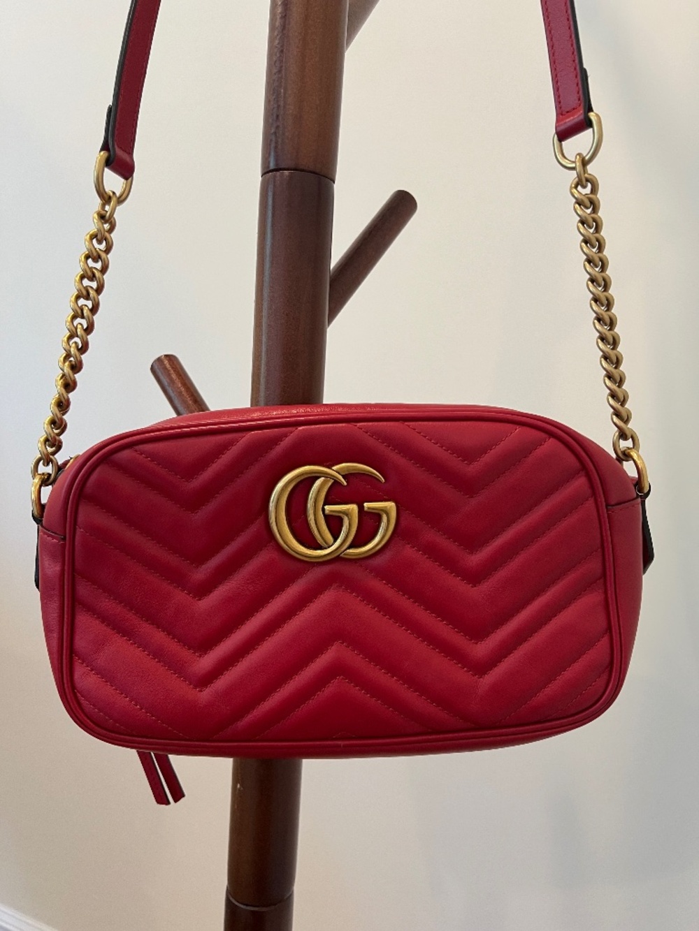 Gucci GG Marmont Small Matelassé Leather Camera Bag - Hibiscus Red